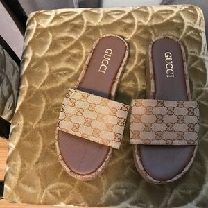 Platform Cloth slides